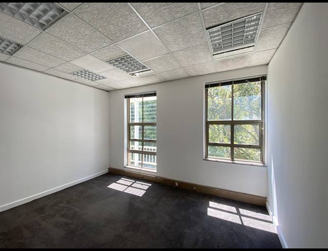 251M² OFFICE TO LET IN RONDEBOSCH